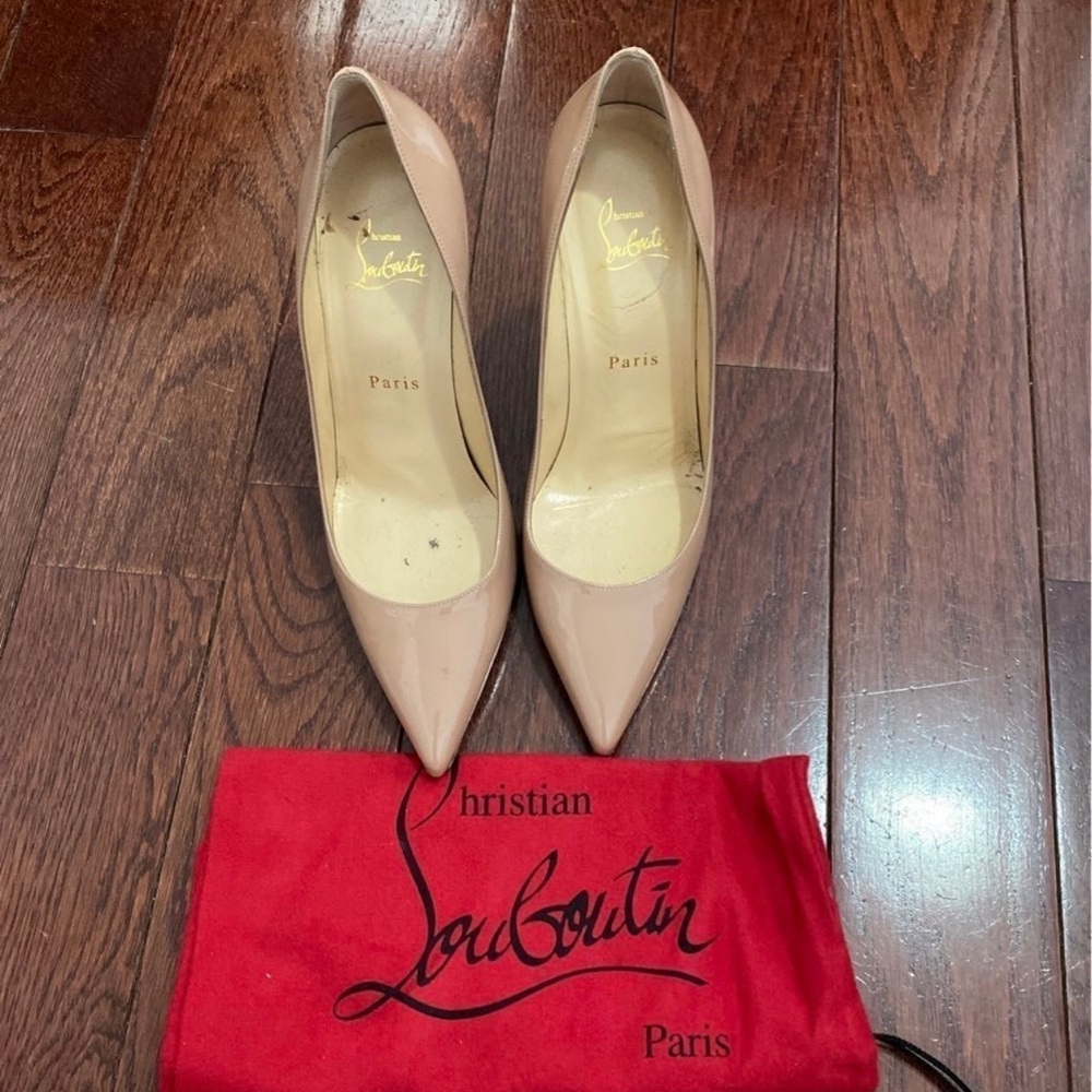 Christian louboutin Décolleté style heels size 7.5 worn once
